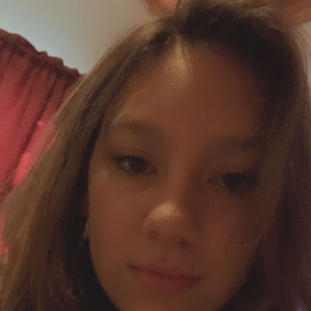 Meet your Posher, Demitria